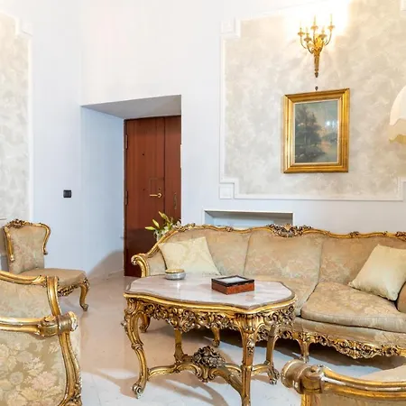 Deluxe With Garden In Vomero
