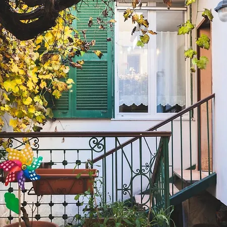 Deluxe With Garden In Vomero